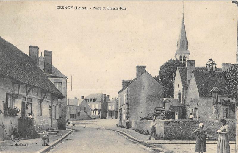 Carte postale ancienne Cernoy - Place Et Grande Rue