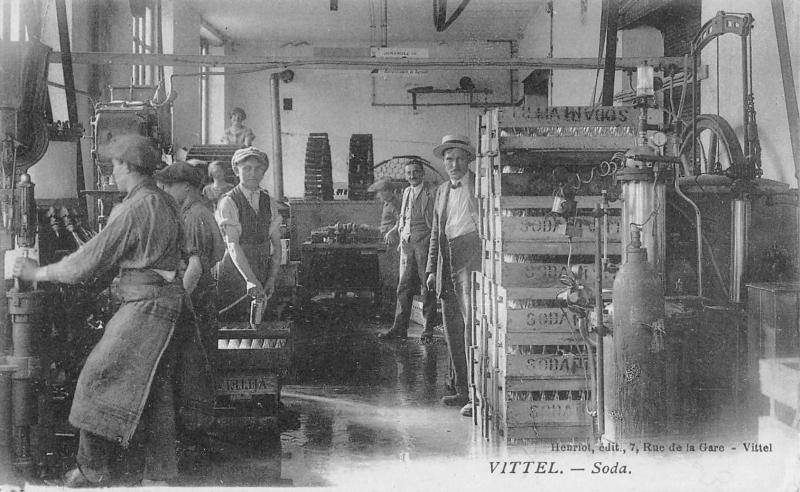 Carte postale ancienne Vittel - Soda à Vittel