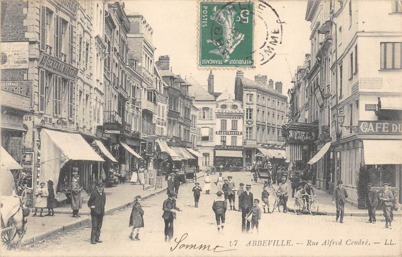 Carte postale ancienne Abbeville - Rue Alfred Cendre à Abbeville