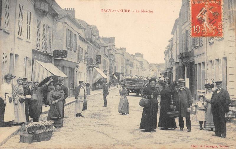 Carte postale ancienne Pacy Sur Eure - Le Marche à Pacy-sur-Eure
