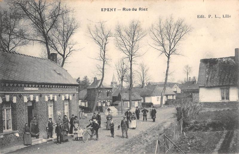 Carte postale ancienne Epehy - Rue Du Riez à Épehy