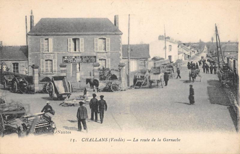 Carte postale ancienne Challans - La Route De La Garnache à Challans