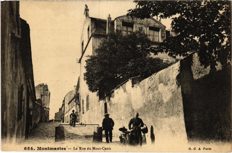 Carte postale ancienne Montmartre - La Rue du Mont-Cenis à Paris 18e