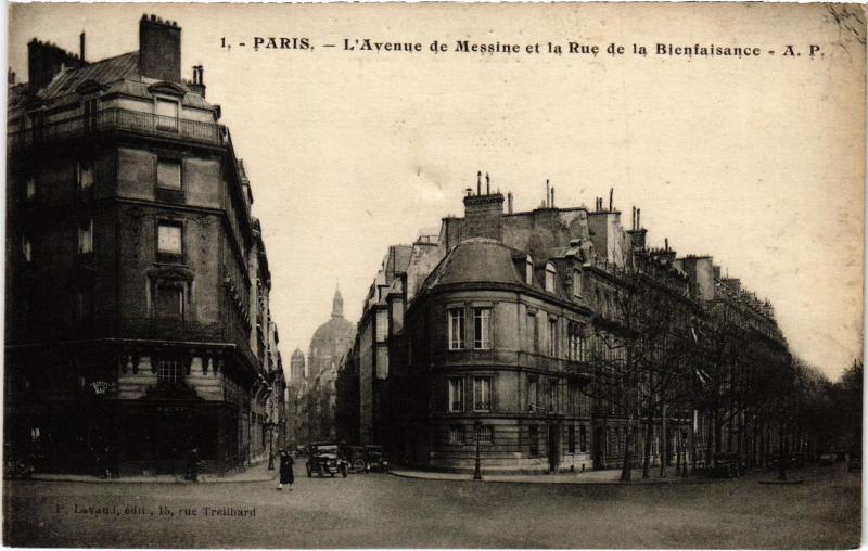 Carte postale ancienne Paris 8e Avenue de Messine Rue de la Bienfaisance à Paris 8e