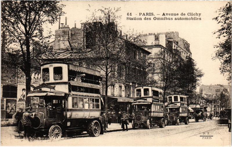 Carte postale ancienne Avenue de Clichy - Station des Omnibus automobiles à Paris 17e