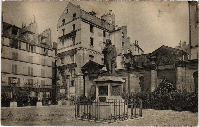 Carte postale ancienne Paris 5e Val-de-Grace Statue à Paris 5e