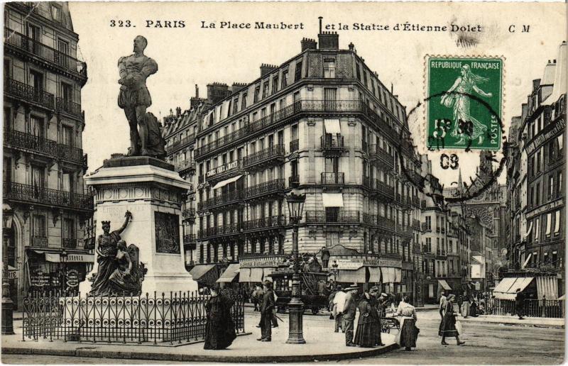 Carte postale ancienne Paris 5e Place Maubert Statue d'Etienne Dolet à Paris 5e