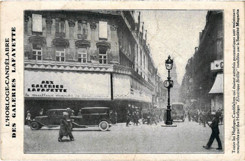 Carte postale ancienne Paris 9e Galeries Lafayatte horloge Candélabre à Paris 9e