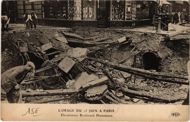 Carte postale ancienne Paris Orage du 15 juin Bd Haussmann