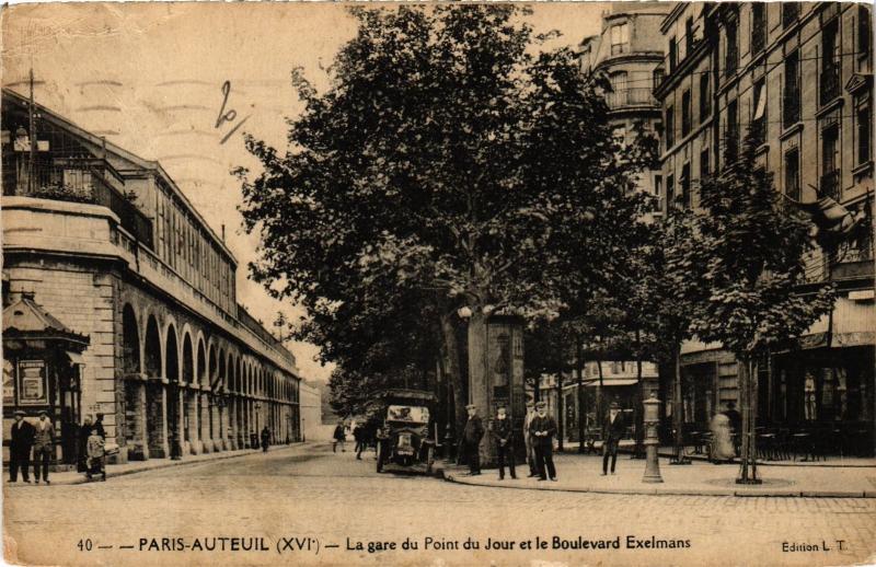 Carte postale ancienne La gare du Point du Jour et le Boulevard Exelmans à Paris 16e