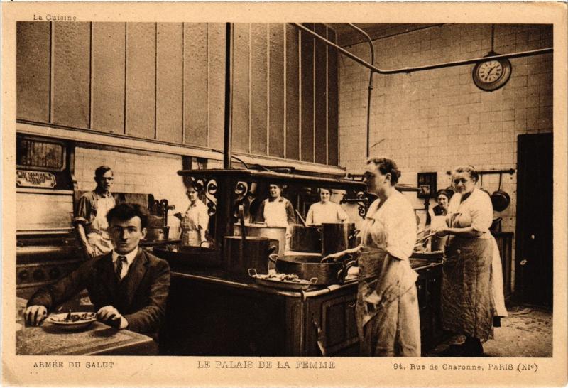 Carte postale ancienne Paris 11e 94, Rue de Charonne Palais de la Femme à Paris 11e