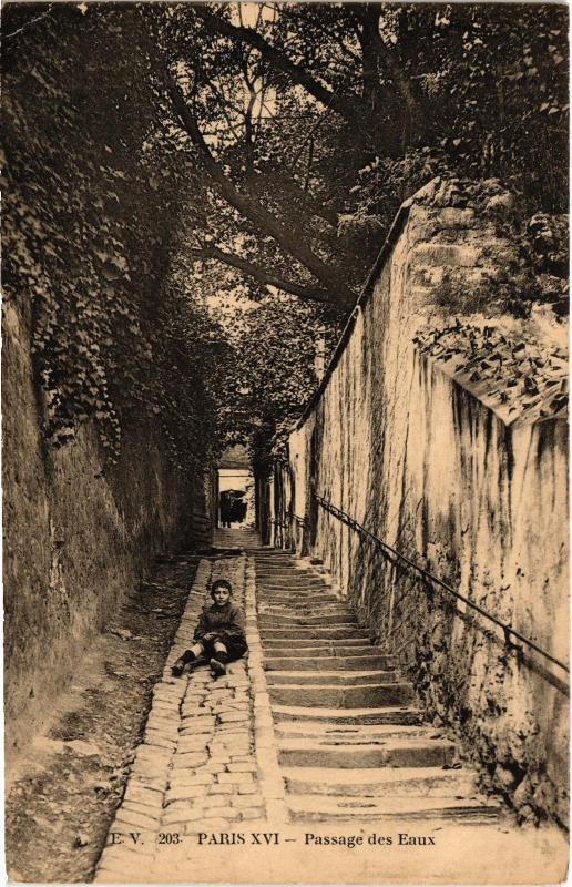 Carte postale ancienne Passage des Eaux à Paris 16e