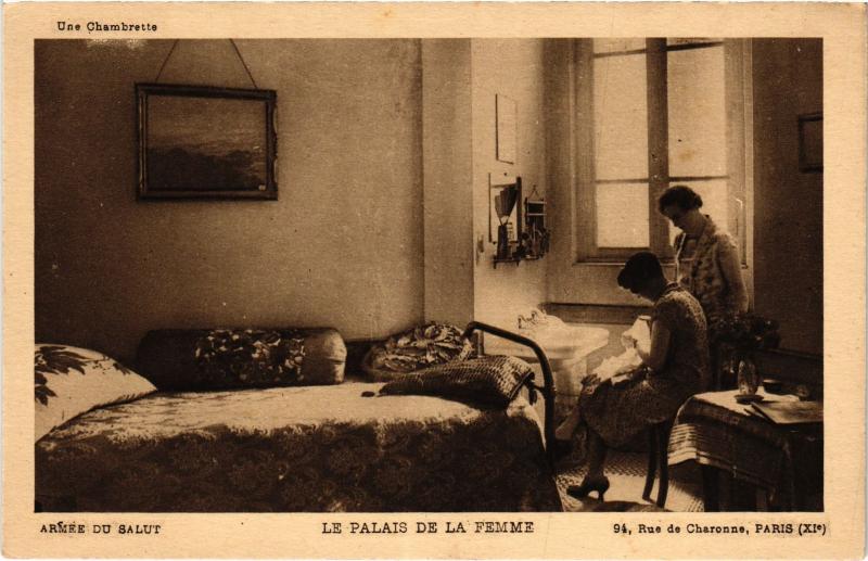 Carte postale ancienne Paris 11e 94, rue de Chaonne Palais de la Femme à Paris 11e