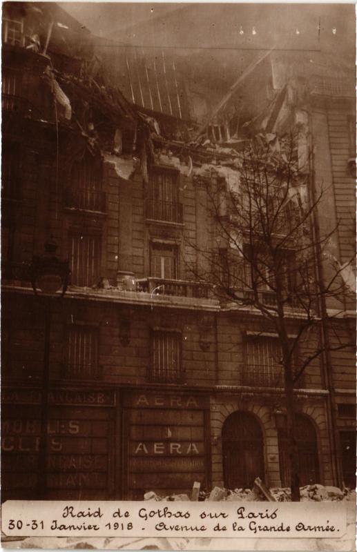 Carte postale ancienne Raid de Gothas Paris 17e Avenue de la Grande Armée carte photo à Paris 17e