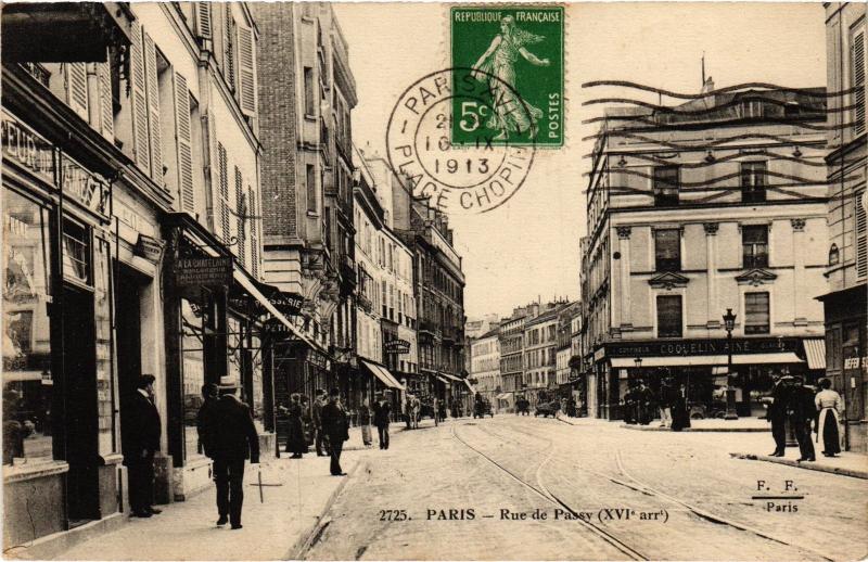 Carte postale ancienne Rue de Passy à Paris 16e