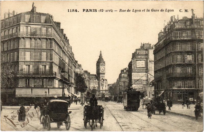 Carte postale ancienne Rue de Lyon et la Gare de Lyon à Paris 12e
