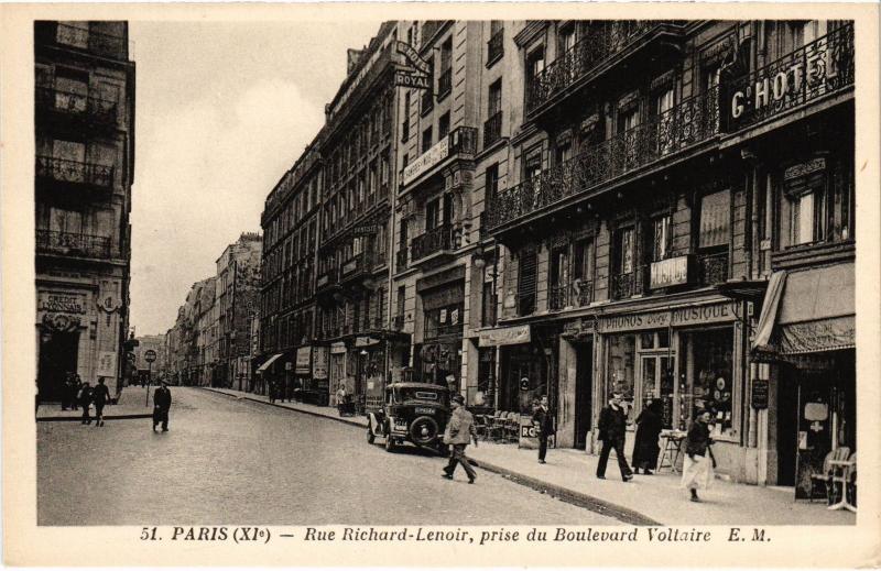 Carte postale ancienne Paris 11e Rue Richard-Lenoir Bd Voltaire à Paris 11e
