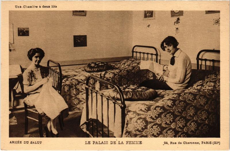 Carte postale ancienne Paris 11e 94, rue de Chaonne Palais de la Femme à Paris 11e