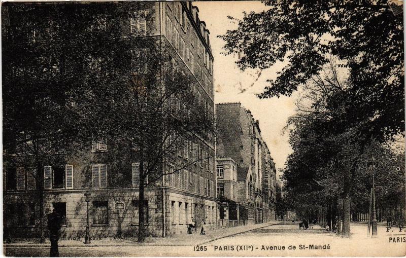 Carte postale ancienne Paris 12e Avenue de Saint-Mandé à Paris 12e