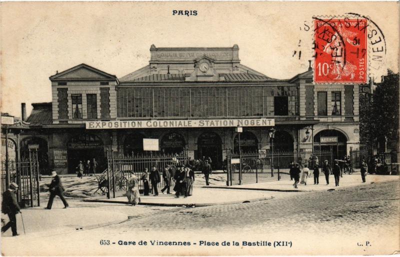 Carte postale ancienne Place de la Bastille - Gare de Vincennes à Paris 12e