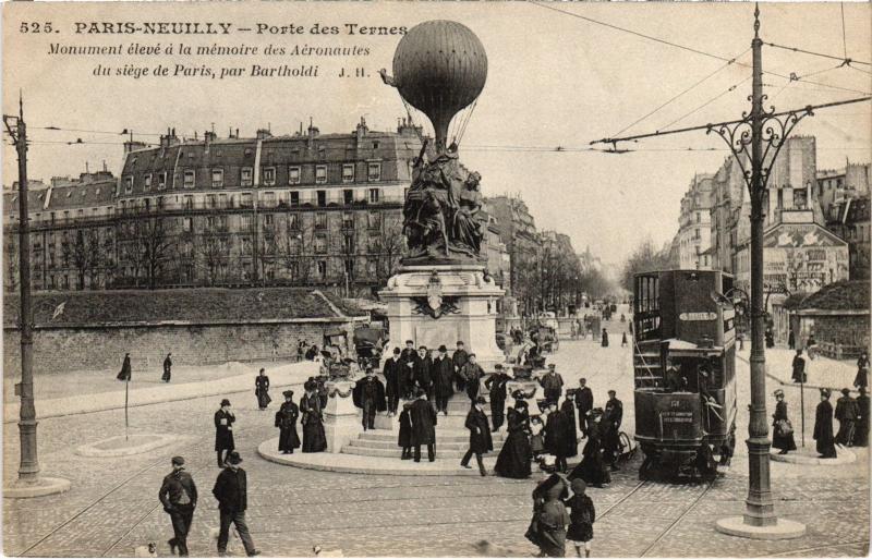Carte postale ancienne Portes des Ternes - Monument élevé à la mémoire des Aéronautes du siège de Paris à Paris 17e