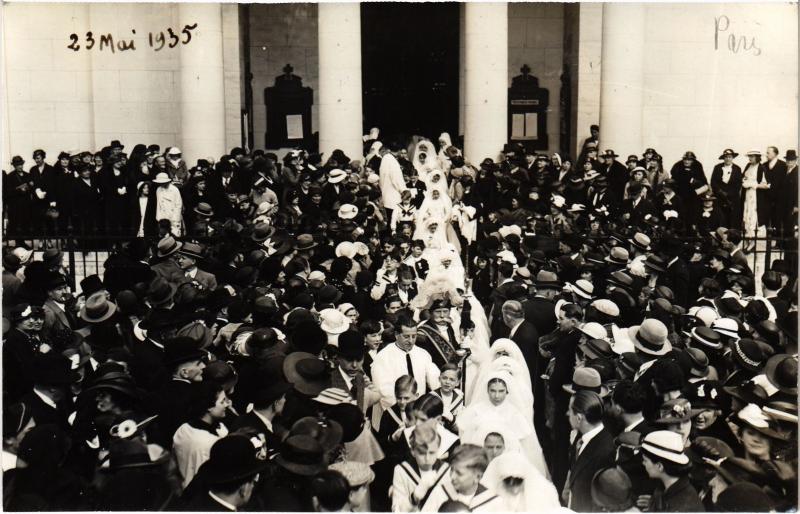 Carte postale ancienne Eglise des Batignolles - 23 mai 1935 à Paris 17e