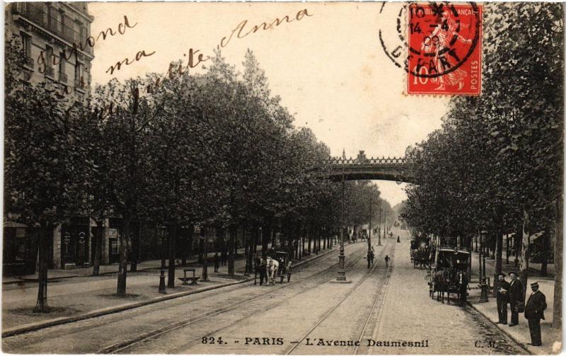 Carte postale ancienne Paris 12e Avenue Daumesnil à Paris 12e