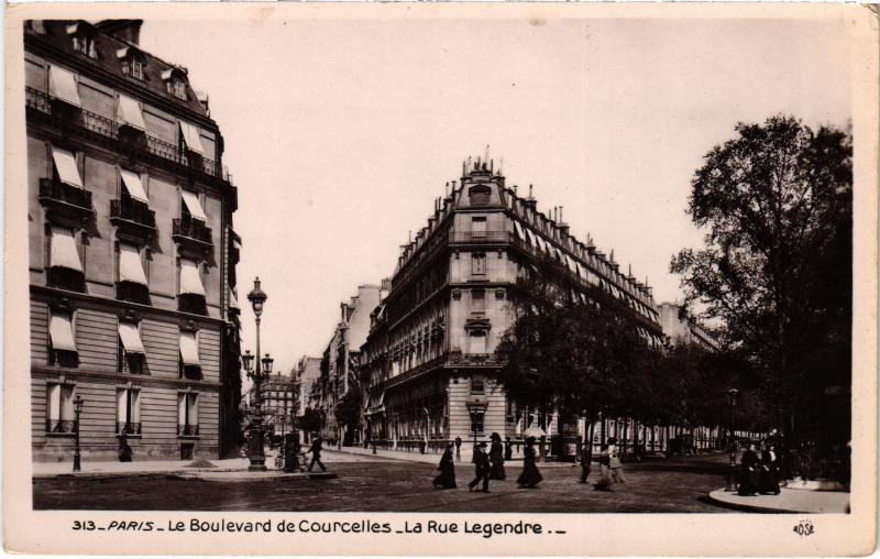 Carte postale ancienne Le Boulevard de Courcelles - La Rue Legendre à Paris 17e