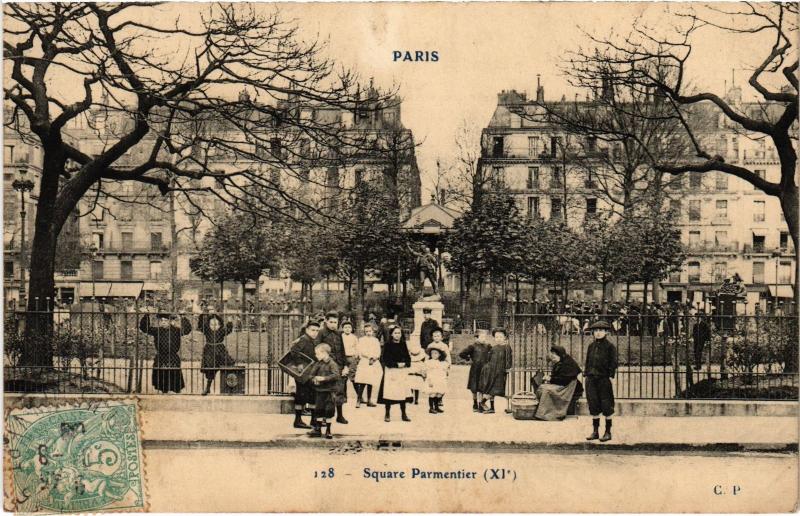 Carte postale ancienne Paris 11e Square Parmentier à Paris 11e