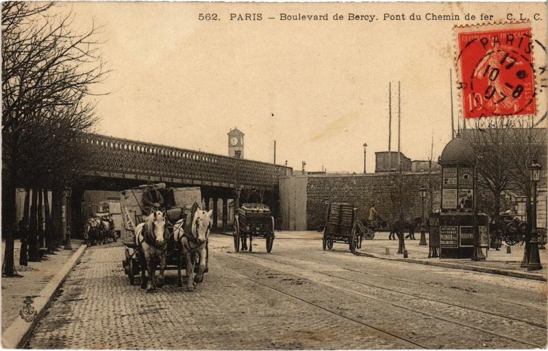 Carte postale ancienne Boulevard de Bercy - Pont du Chemin de fer à Paris 12e