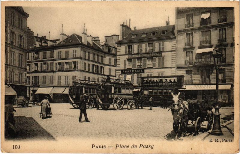 Carte postale ancienne Place de Passy à Paris 16e
