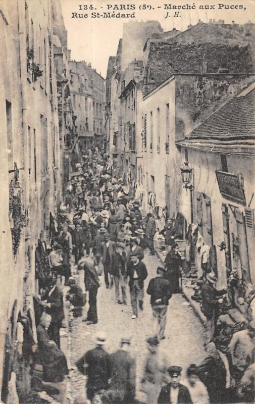 Carte postale ancienne Paris Ve - Marche Aux Puces - Rue Saint Medard à Paris 5e