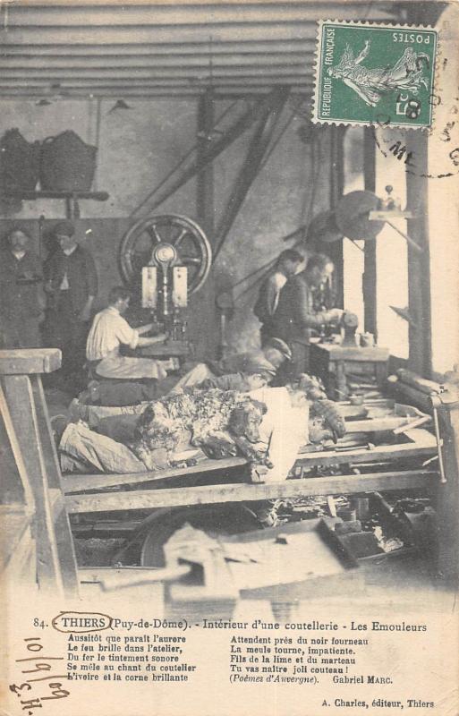 Carte postale ancienne Thiers - Interieur D'Une Coutellerie à Thiers