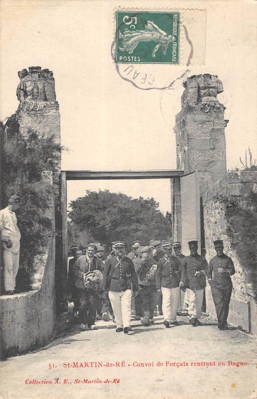 Carte postale ancienne Saint Martin De Re - Convoi De Forcats Rentrant Au Bagne à Saint-Martin-de-Ré