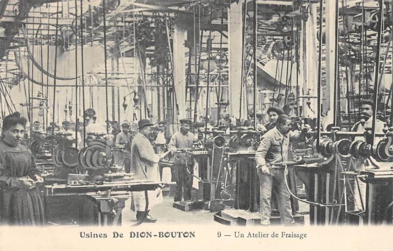 Carte postale ancienne Usines De Dion Bouton - Un Atelier De Fraisage