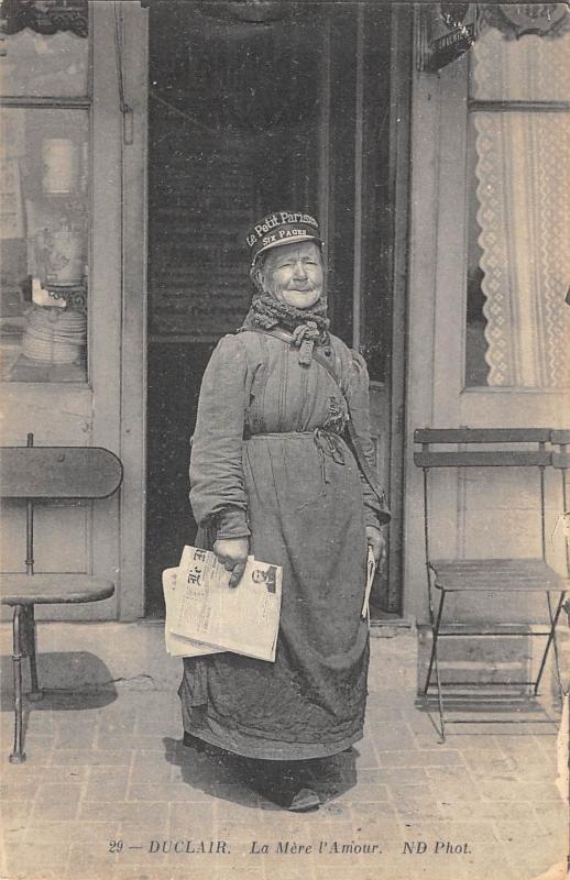 Carte postale ancienne Duclair - La Mere L'Amour à Duclair
