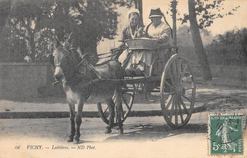 Carte postale ancienne Vichy - Laitieres à Vichy