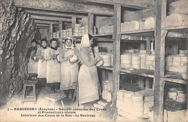 Carte postale ancienne Roquefort - Interieur Des Caves De La Rue - Le Revirage