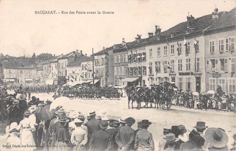 Carte postale ancienne Baccarat - Rue Des Ponts Avant La Guerre à Baccarat