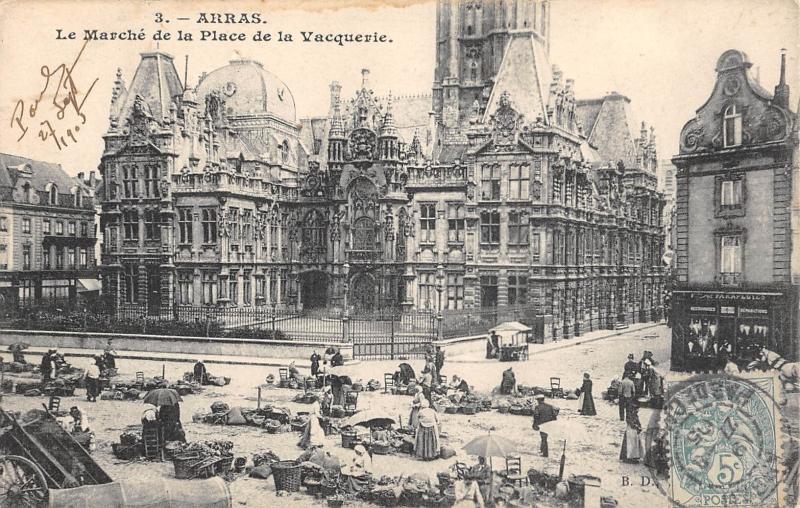 Carte postale ancienne Arras - Le Marche De La Place De La Vacquerie à Arras