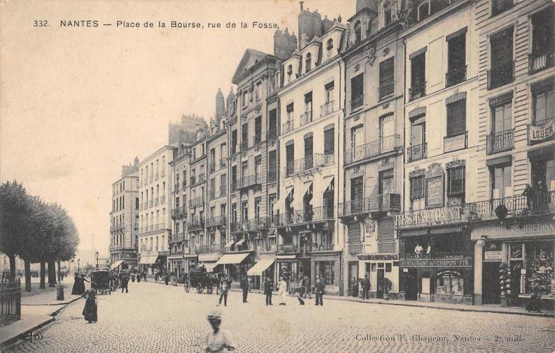 Carte postale ancienne Nantes - Place De La Bourse - Rue De La Fosse à Nantes