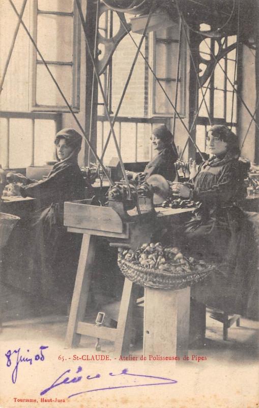 Carte postale ancienne Saint Claude - Atelier De Polisseuses De Pipes à Saint-Claude