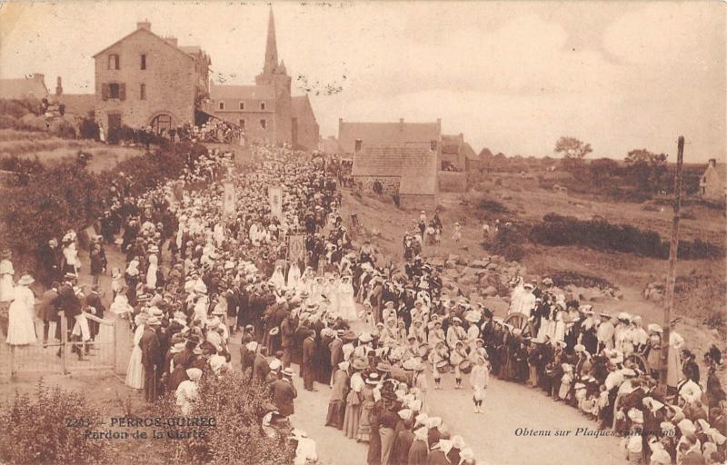 Carte postale ancienne Perros Guirec - Pardon De La Clarte à Perros-Guirec