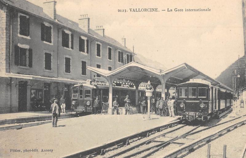 Carte postale ancienne Vallorcine - La Gare Internationale à Vallorcine