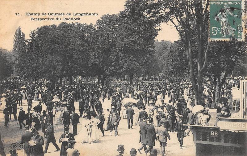 Carte postale ancienne Champ De Courses De Longchamp - Perspective Du Paddock