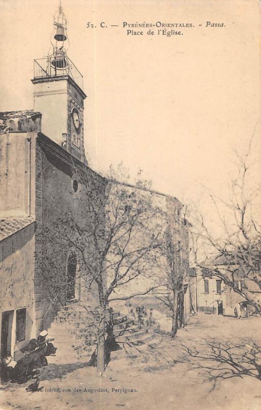 Carte postale ancienne Passa - Place De L'Eglise à Passa