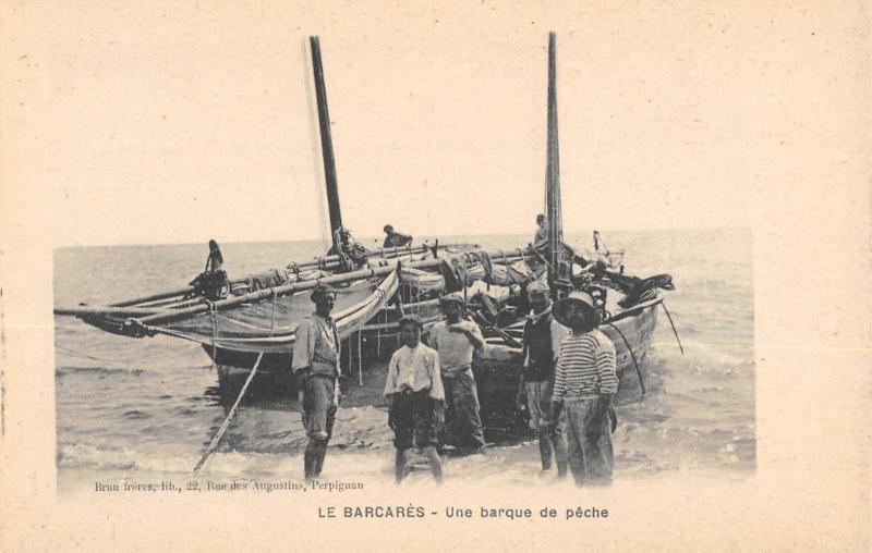 Carte postale ancienne Le Barcares - Une Barque De Peche au Barcarès