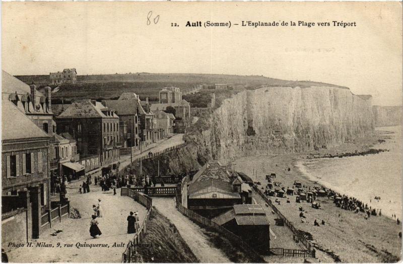 Carte postale ancienne Ault Esplanade de la Plage