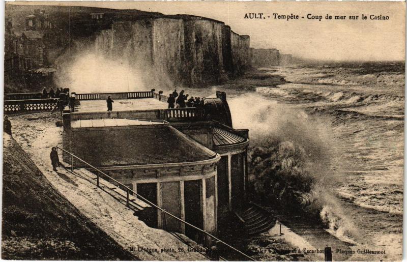 Carte postale ancienne Ault Coup de mer sur le casino