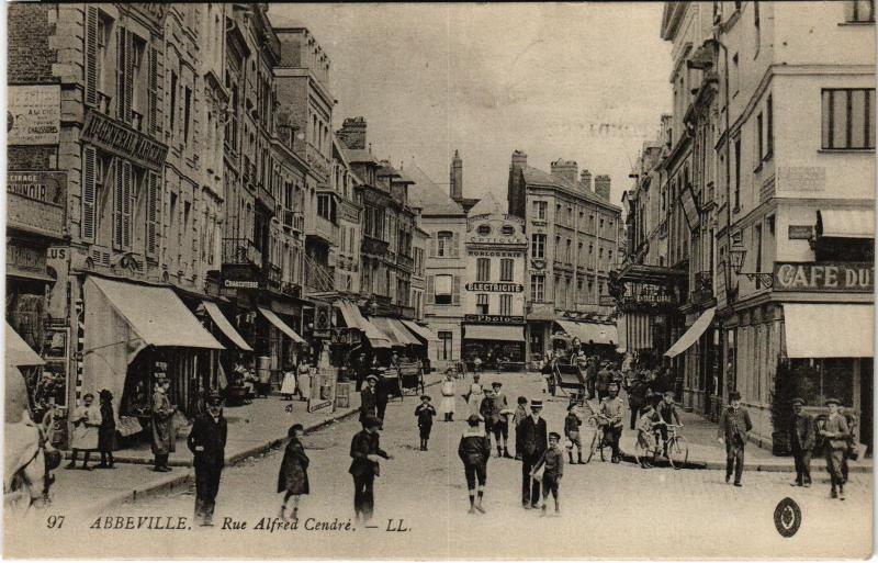 Carte postale ancienne Abbeville Rue ALfred Cendre à Abbeville